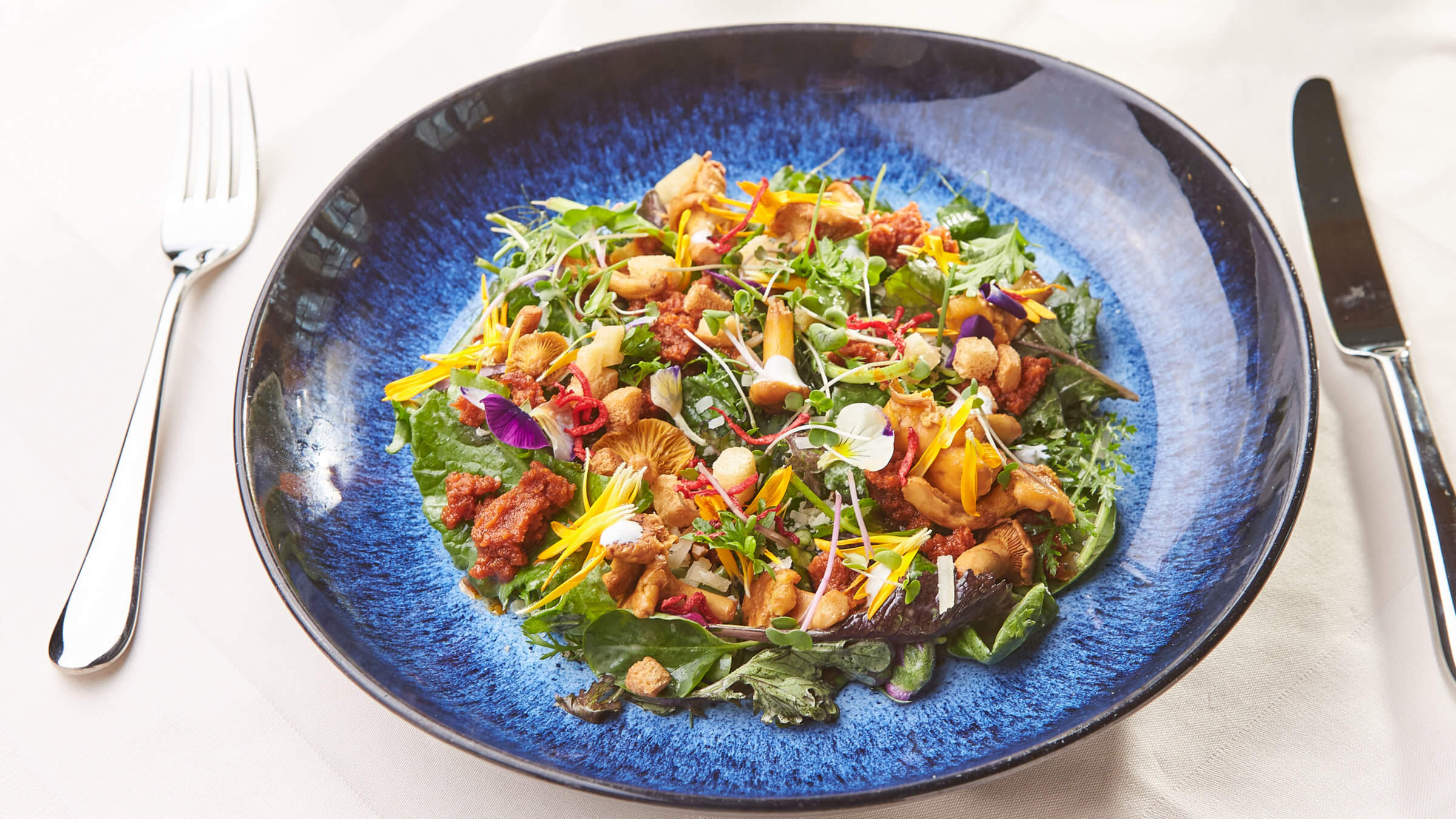 Caesar Salat im Gasthaus Pflegerbruecke in Grödig bei Salzburg