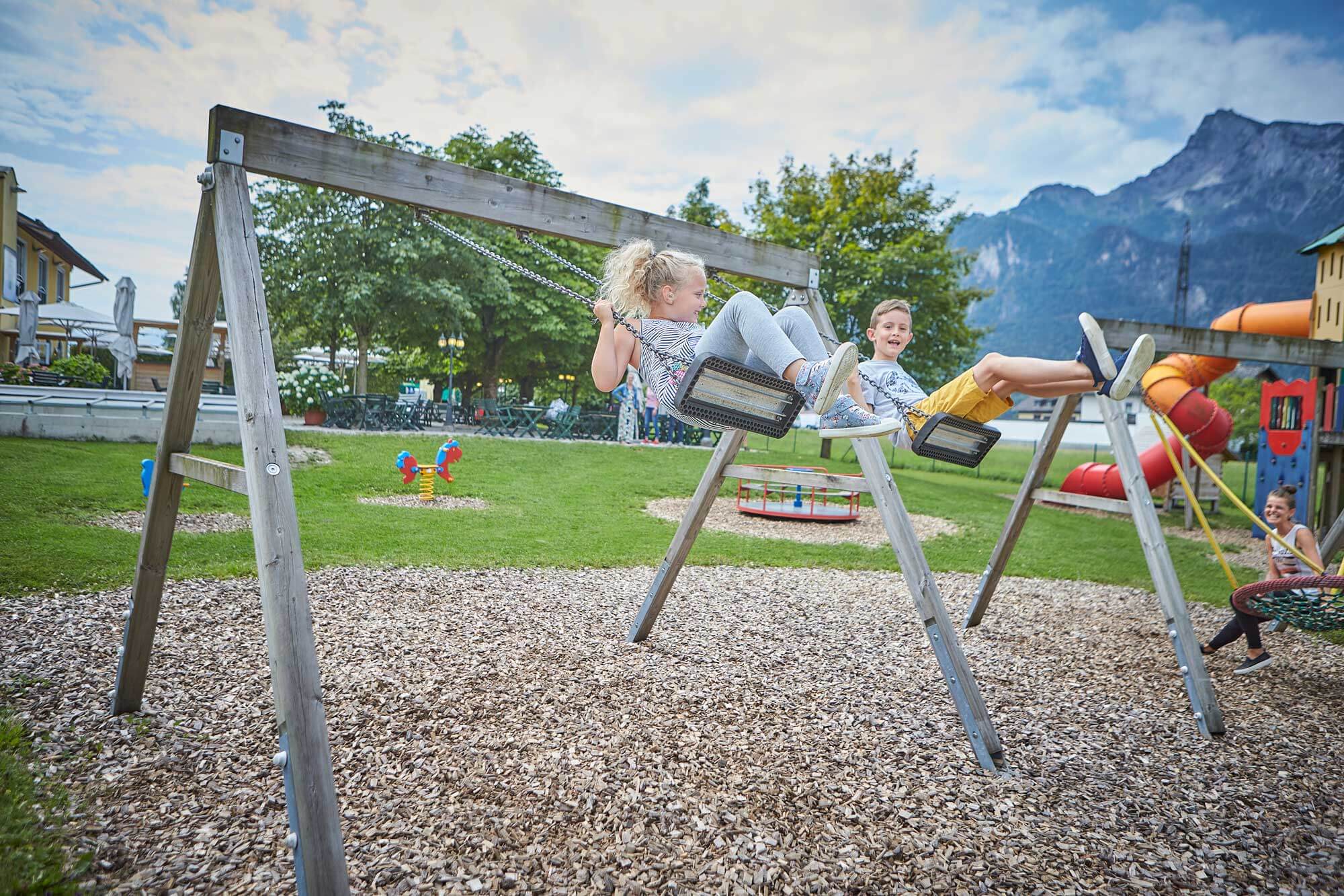 Kinderspielplatz-Gasthof-Pflegerbruecke-Salzburg